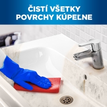 čistí všetky povrchy kúpeľne